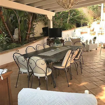 Вилла The Queen's House *