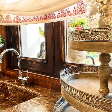 The Queens House Villa