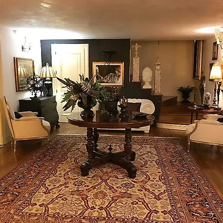 Villa The Queen's House *