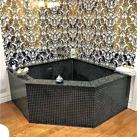 Villa The Queen's House