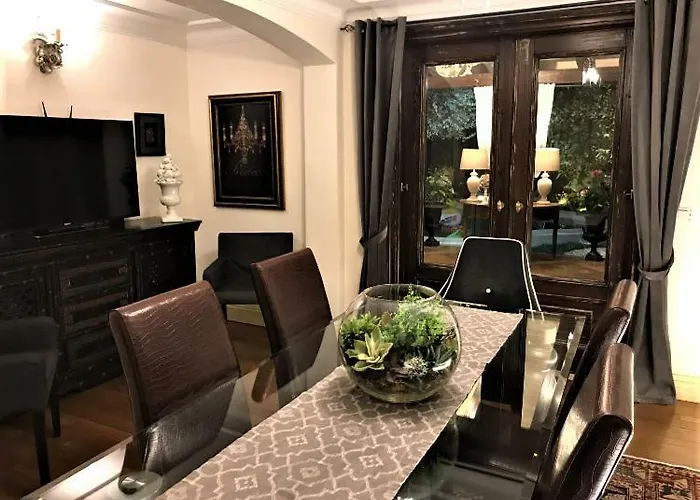 The Queen's House Villa