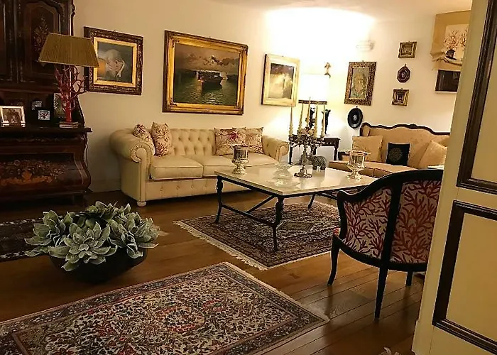 The Queen's House Villa